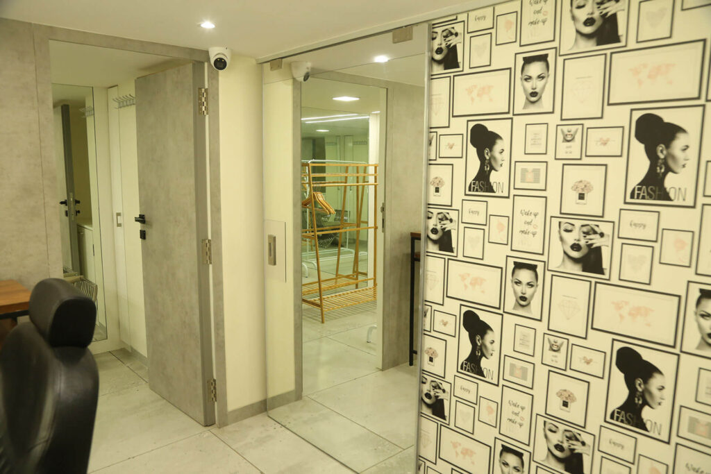 re-glam-makeover-room-05